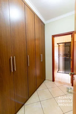 Imagem Maravilhosa Residência à Venda no Bairro Presidente Médici!