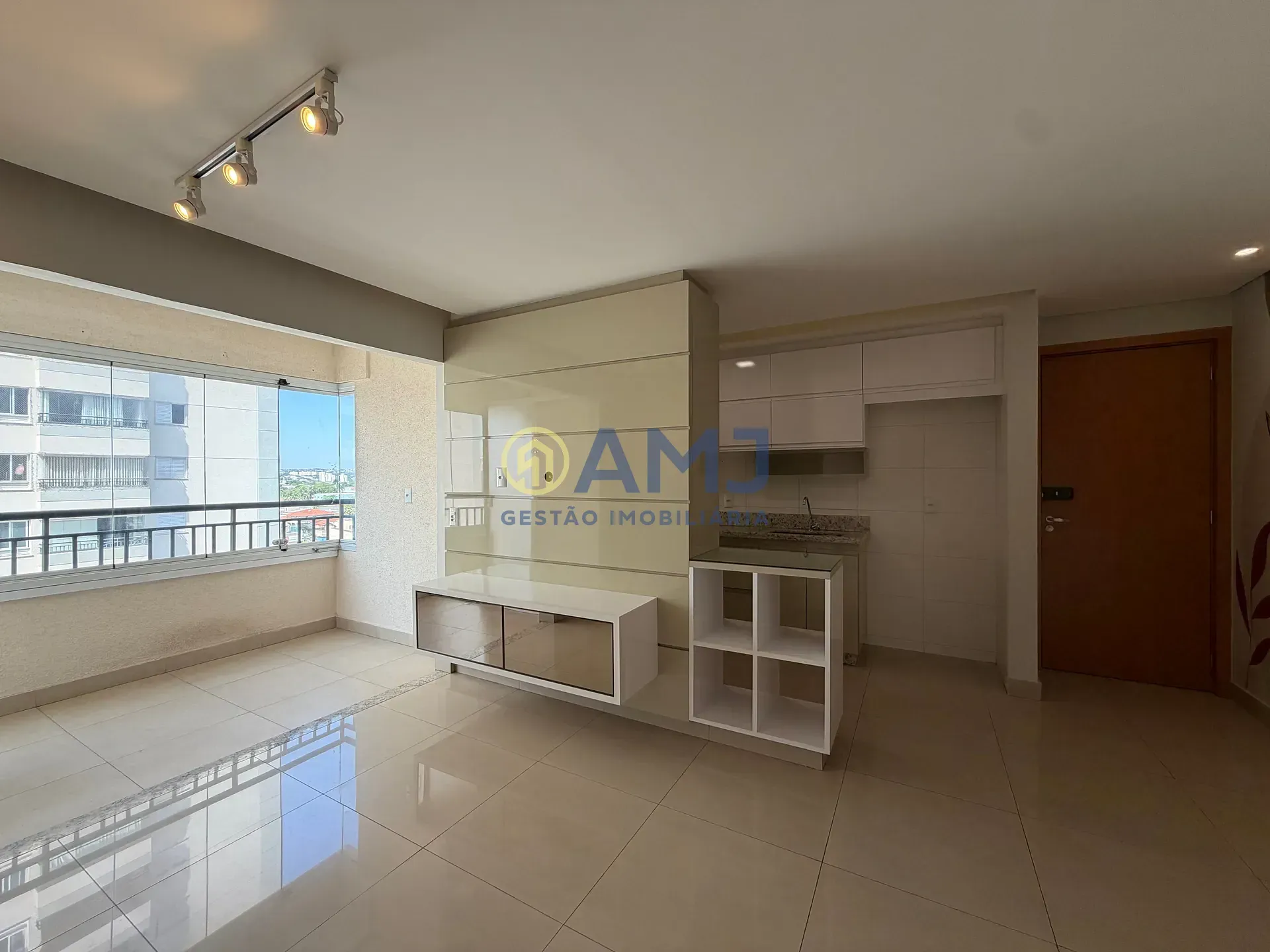 Imagem APARTAMENTO À VENDA | OPORTUNIDADE - PRAÇA SUDOESTE | VILA LUCY