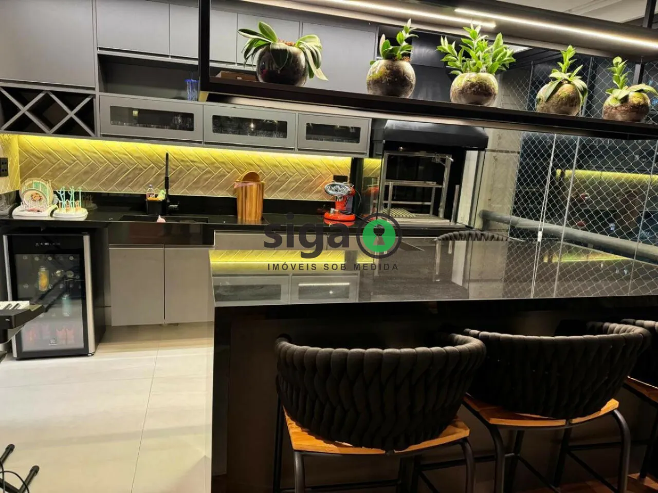 Imagem Apartamento com 3 Suítes, Mobiliado na Vila Olimpia, 3 Vagas para aluguel