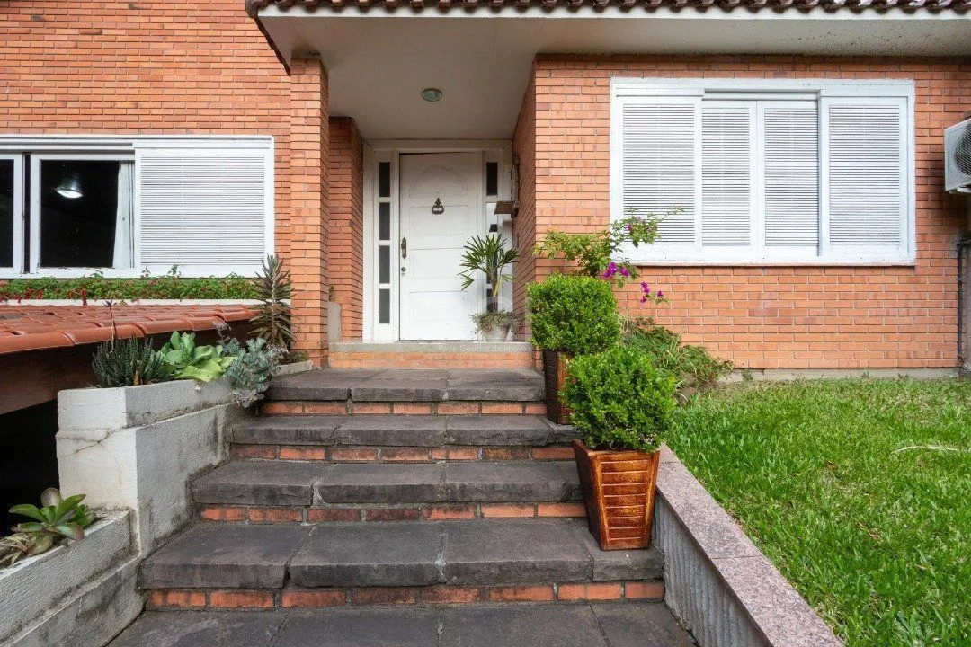 Imagem Casa para Venda - 300m², 4 dormitórios, sendo 2 suites, 4 vagas - Vila Assunção