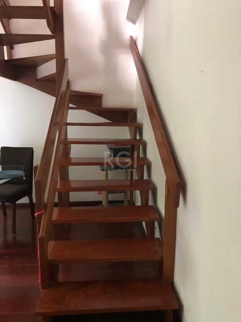 Imagem Cobertura para Venda - 100.94m², 3 dormitórios, sendo 1 suites, 2 vagas - Petrópolis