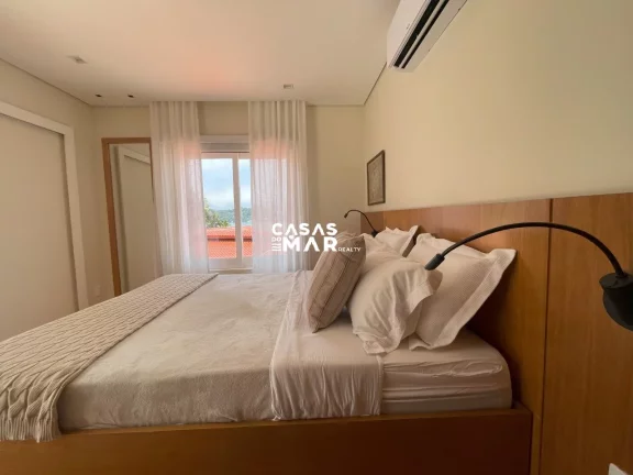 Imagem Casa de Luxo à Beira-Mar em Condomínio na Vila Velha, Angra dos Reis-RJ: 6 Quartos, 6 Suítes, 7 Salas e 7 Banheiros.