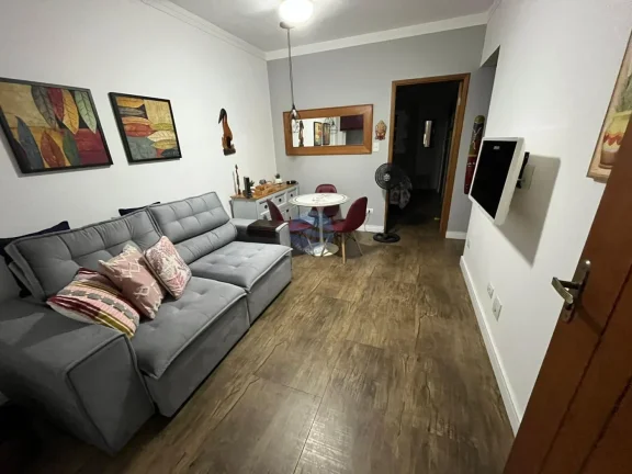 Imagem Ótimo apartamento a venda em Santos no Gonzaga av. da praia.