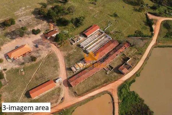 Imagem Sítio à Venda em Itu - SP | 16.600 m² | Estrutura Completa. Casas + Barracoes + Nascente