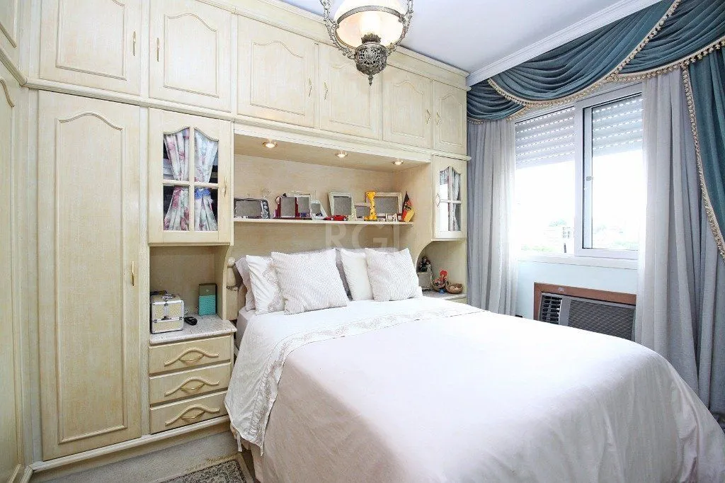 Imagem Apartamento para Venda - 72m², 2 dormitórios, 1 vaga - Passo da Areia