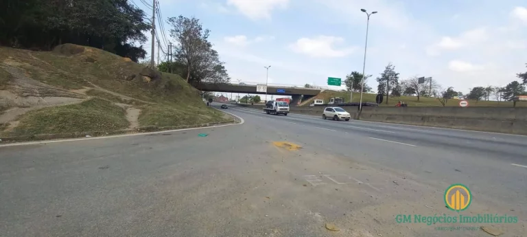 Imagem Área plana no retorno da Raposo Tavares, a 5 km do Rodoanel Mario Covas