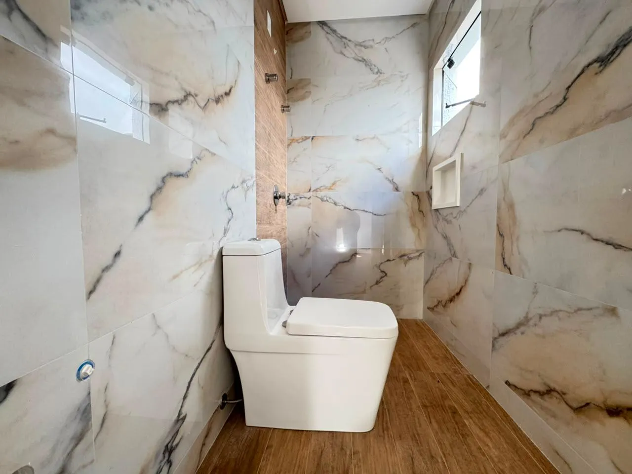 Imagem Casa à venda com 413.65m2 por R$ 3.800.000,00