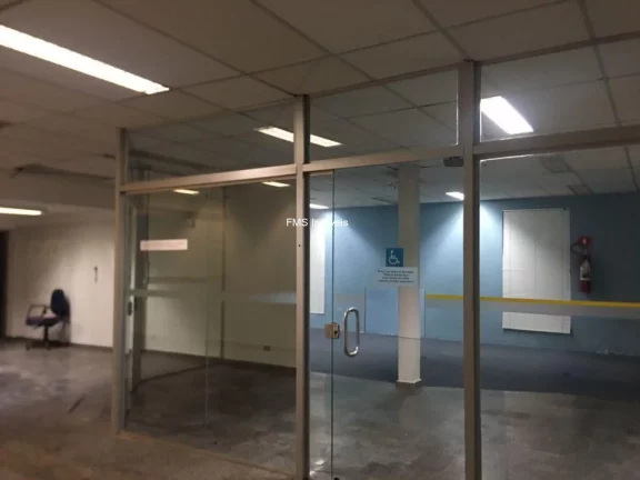 Imagem Casa Comercial de 350m² de Área para Locação em Cerqueira César