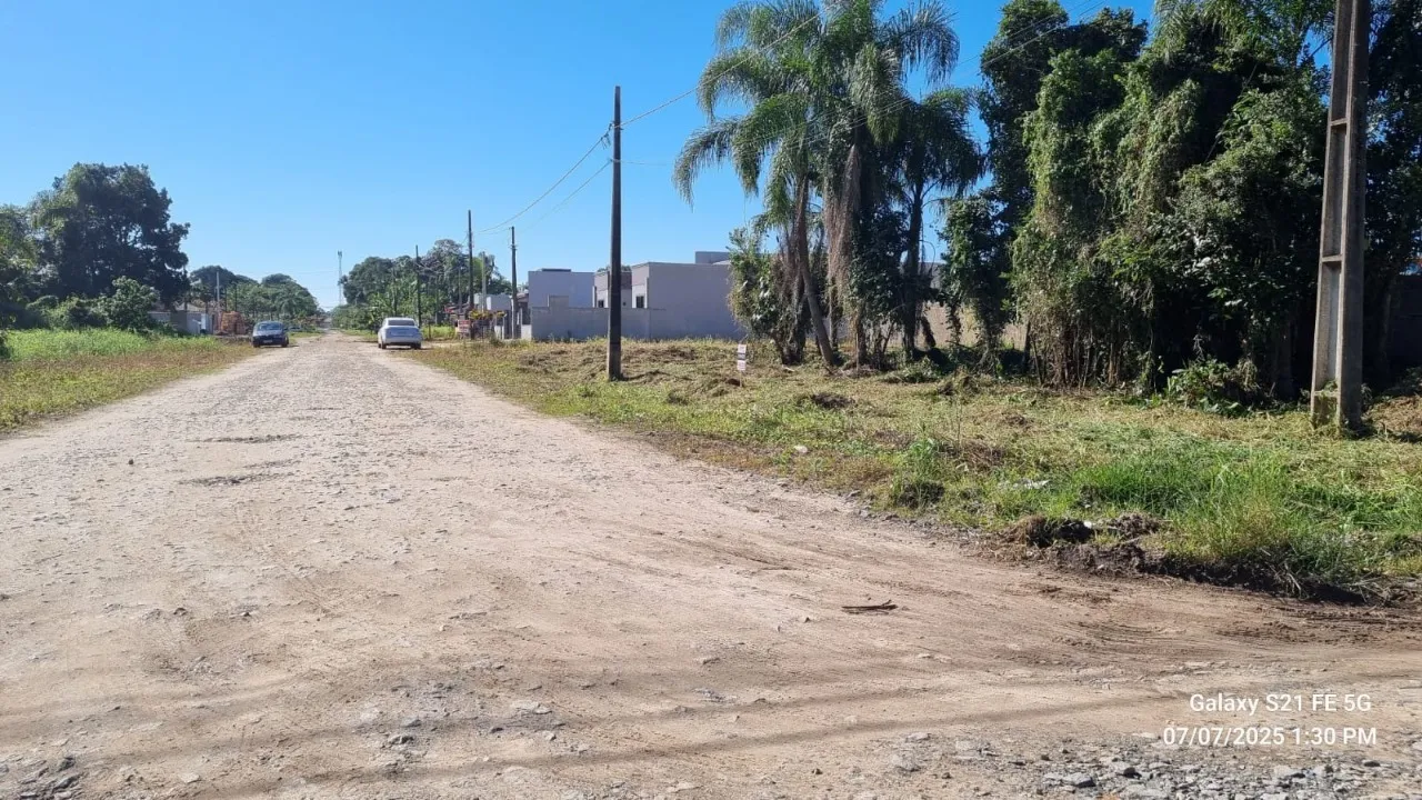 Imagem Terreno de Esquina em Itapoá - Localização Estratégica 
Terreno de esquina, com 12x30m, oferece ...