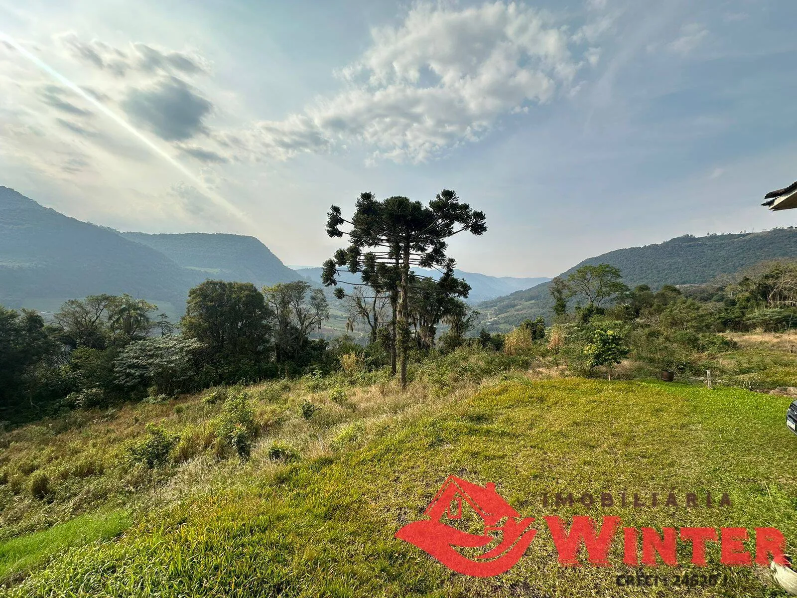 Imagem Chácara com 10.258 m2 com casa.