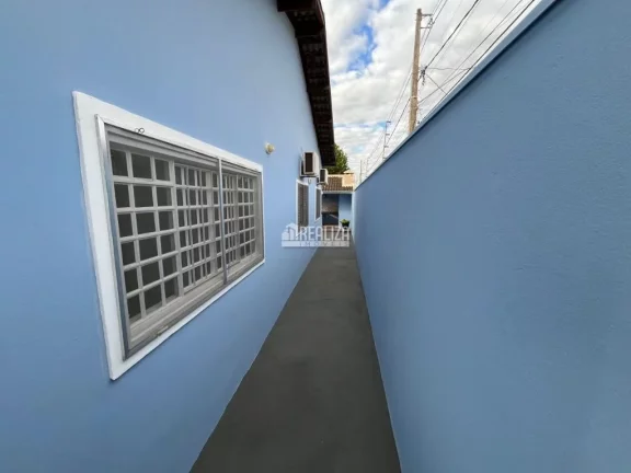 Imagem Casa à venda com 3 dormitórios no Jardim Nenê Gomes, Uberaba