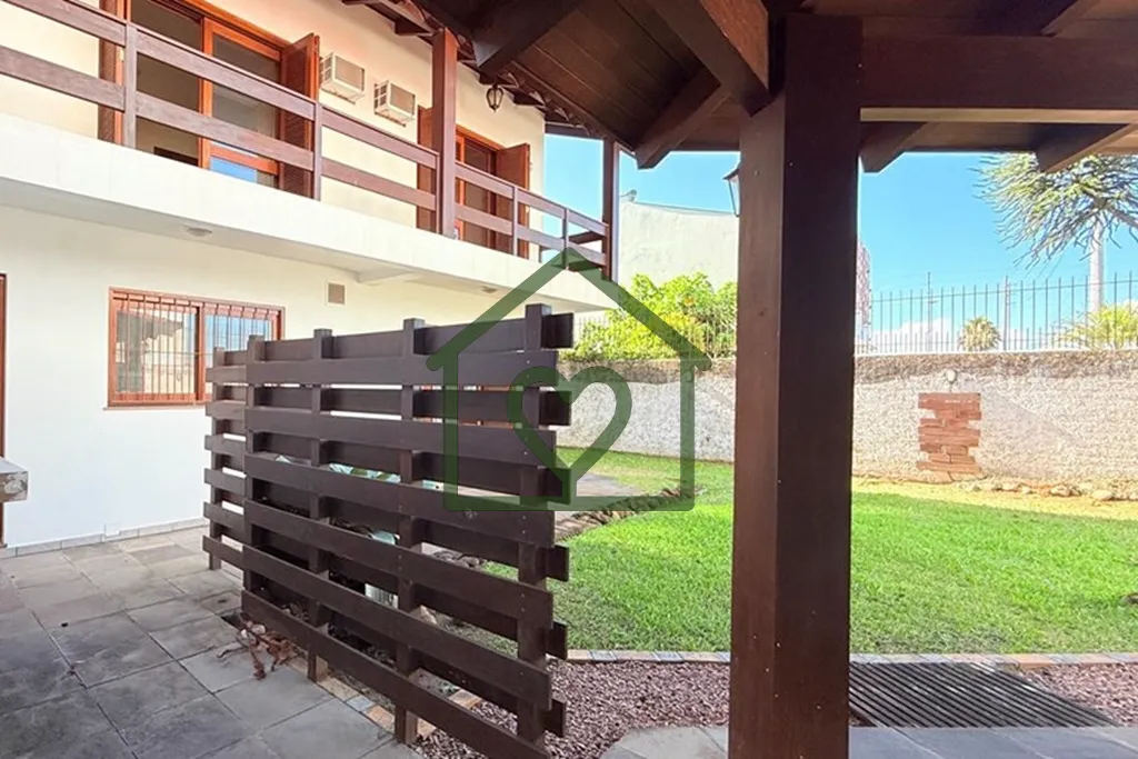 Imagem Casa residencial, unifamiliar edificada em 3 pavimentos, com área total de 381m² privativos, seu t...