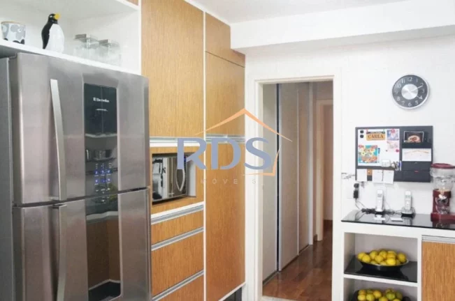 Imagem Vende um luxuoso e confortável apartamento Garden duplex com 540m² de área útil, no piso superior tem 3 suítes