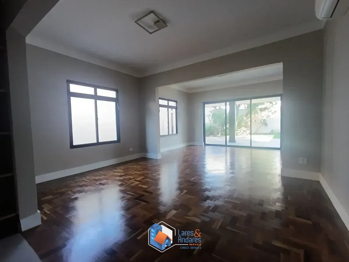 Imagem Casa para venda em Horto Florestal com 4 quartos, sendo 2 suítes, 156m²