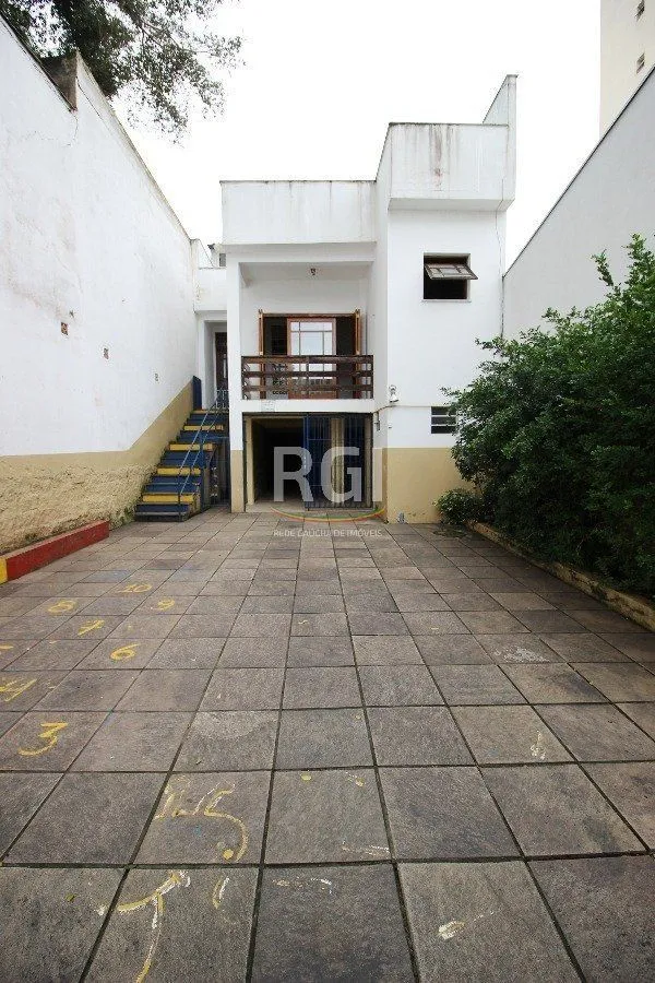 Imagem Casa para Venda - 280m², 3 dormitórios, 2 vagas - Petrópolis