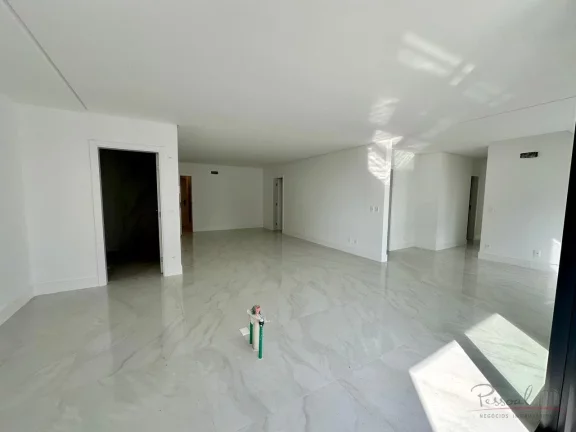 Imagem Apartamento a 100 metros da praia a venda em Jurerê, Florianópolis/SC São 3 quartos, sendo 1 suí...