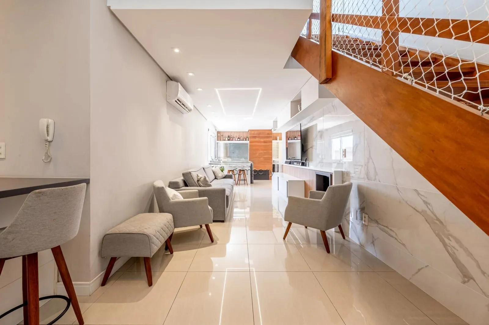 Imagem Apto Garden Duplex com 160m², 3 quartos, 1 suíte, 2 vagas, no bairro Rio Branco
