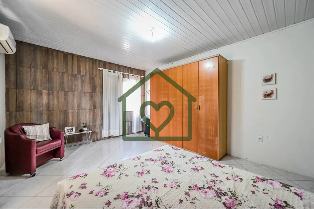 Imagem Ótima casa, com perfeita posição solar, podendo ser utilizadas concomitante comercial e residenci...