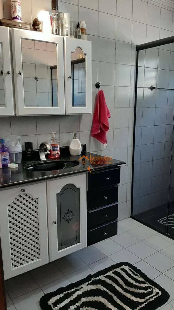 Imagem Sobrado com 6 dormitórios à venda, 257 m² por R$ 720.000,00 - Jardim Santa Clara - Guarulhos/SP