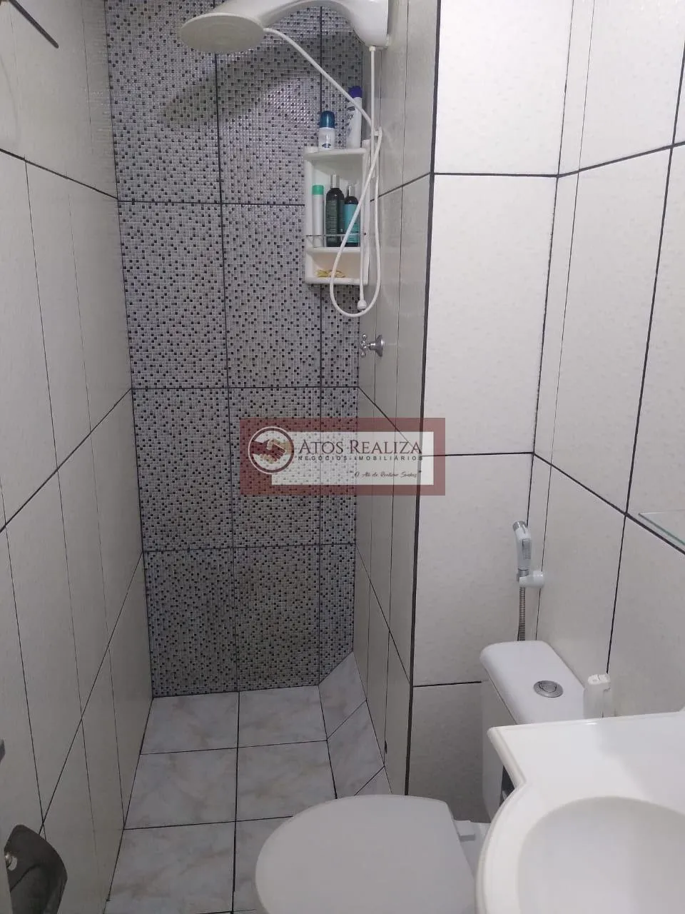 Imagem Vendo oportunidade no residencial Palmares, Vendo Sobrado de 2 Dormitórios, 2 banheiros, Sala, Cozinha, Terraço e 1 vaga de garagem, próximo a Estação Mendes da CPTM, Corredor de ônibus, e todos os pontos de interesse comercial. Valor. R$. 470.000.