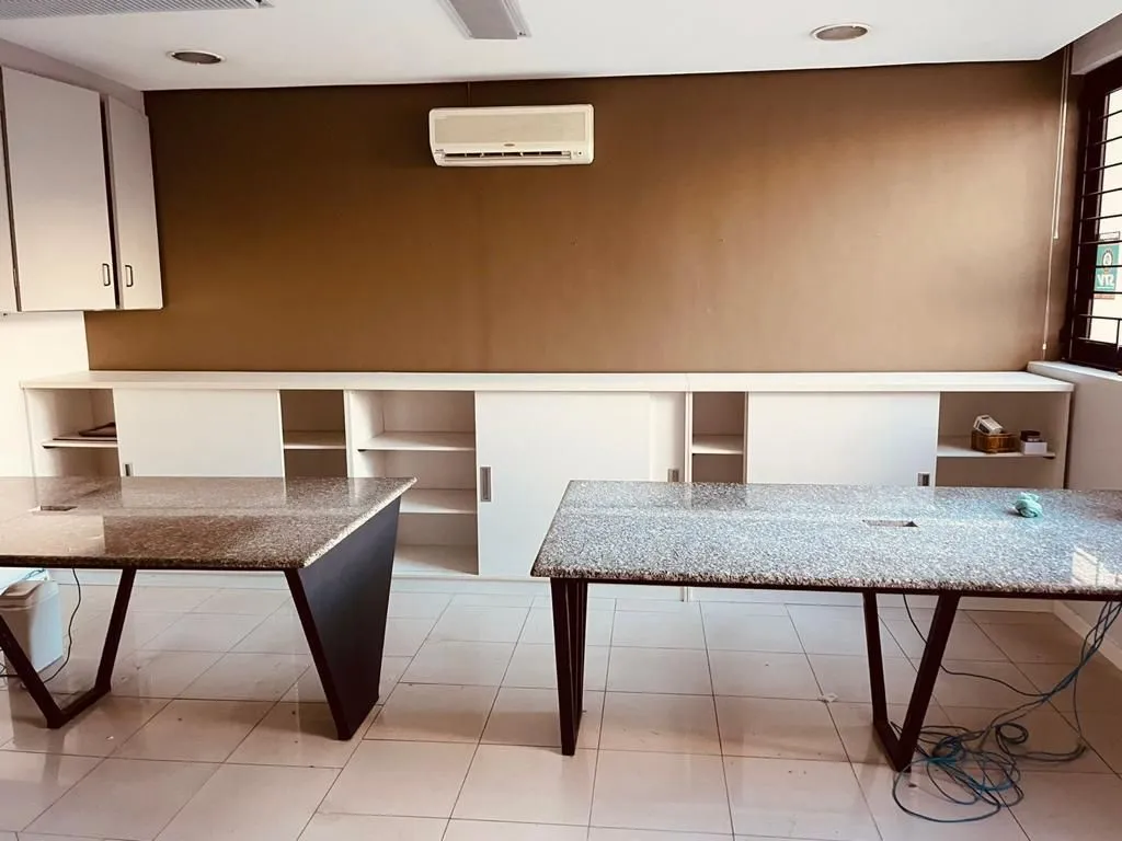 Imagem Sala comercial à venda em Porto Alegre, Moinhos de Vento, 32.71m2
