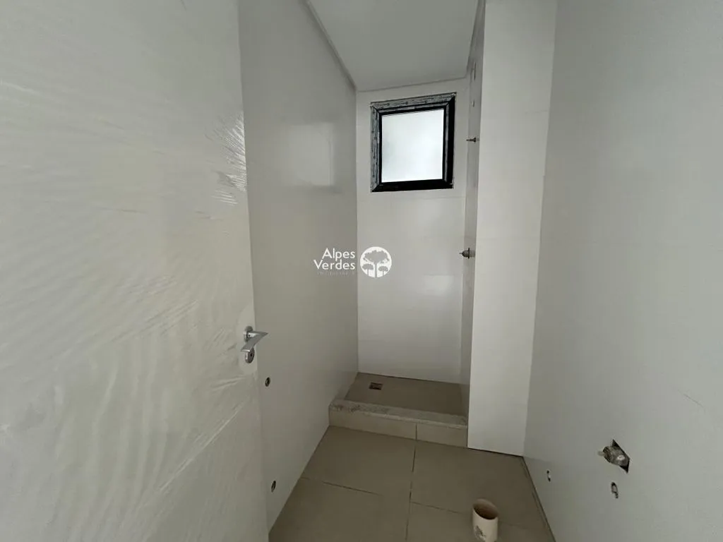 Imagem Vende-se apto prox ao centro de Gramado- 3 quartos- Valor R$ 2.335.000,00