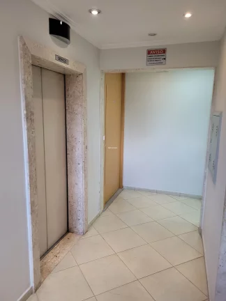 Imagem Conjunto Comercial de Alto Padrão com 3 Salas e 4 Vagas de Garagem no Jardim Caboré, São Paulo-SP