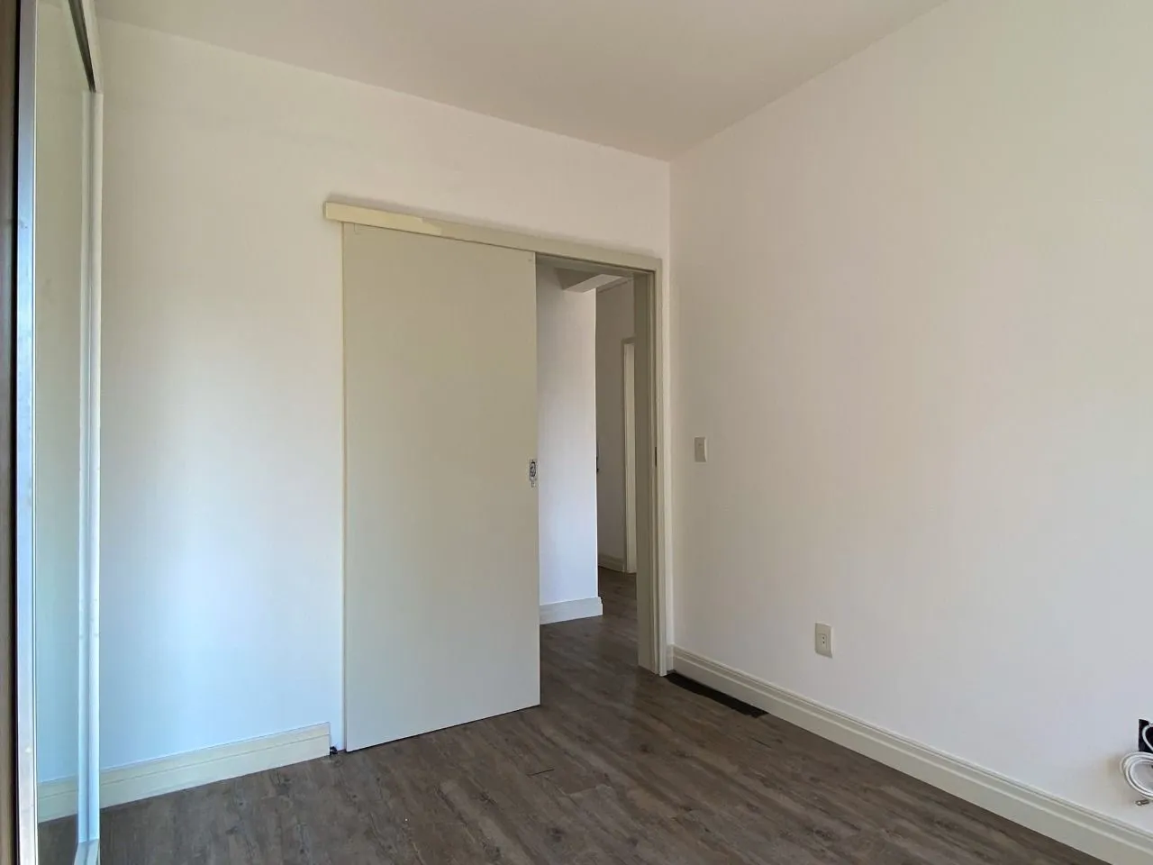 Imagem APARTAMENTO DE FRENTE, 1 DORMITÓRIO COM VAGA DE GARAGEM NA DUQUE