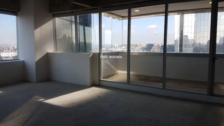 Imagem Conjunto Comercial de Alto Padrão com 8 Vagas de Garagem e 270m² - São Paulo-SP