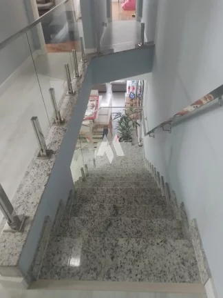 Imagem Sobrado Residencial à venda com 4 dormitórios e piscina na Ponta da Praia em Santos/SP