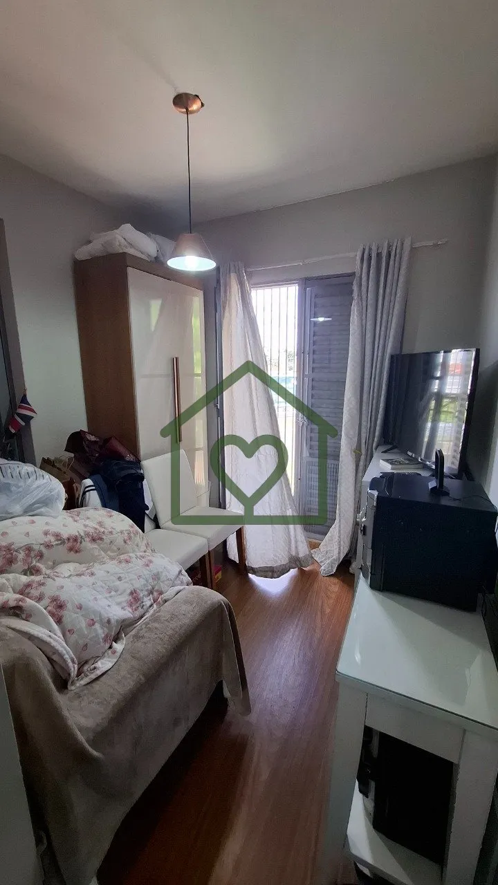 Imagem Imóvel residencial localizado no Bairro Glória, composto por um terreno de topografia plana com me...
