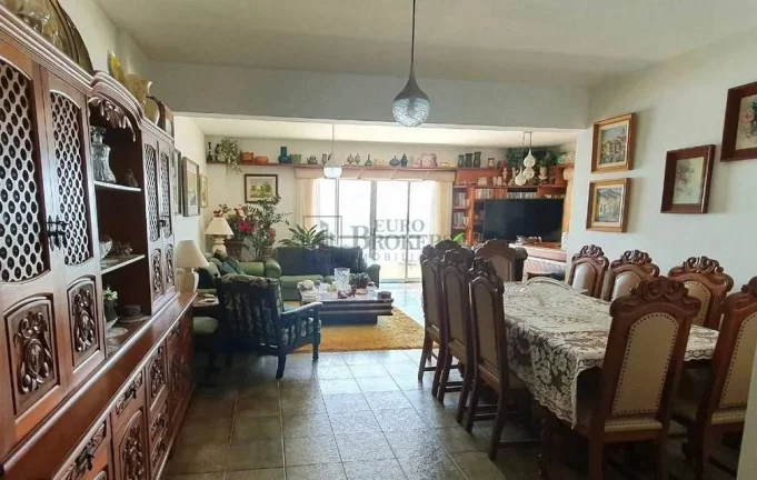 Imagem Apartamento Frente Mar para reformar com 3 dormitórios à venda na Barra Sul em B