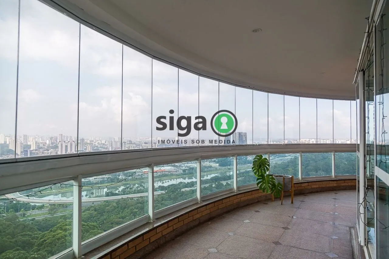 Imagem Apartamento para disponível para venda ou aluguel no Panamby, de 367m, 4 quartos e 6 vagas.