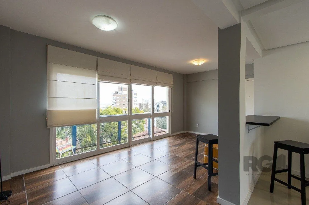 Imagem Apartamento com 3 dormitórios na Rua Dr. Barcelos