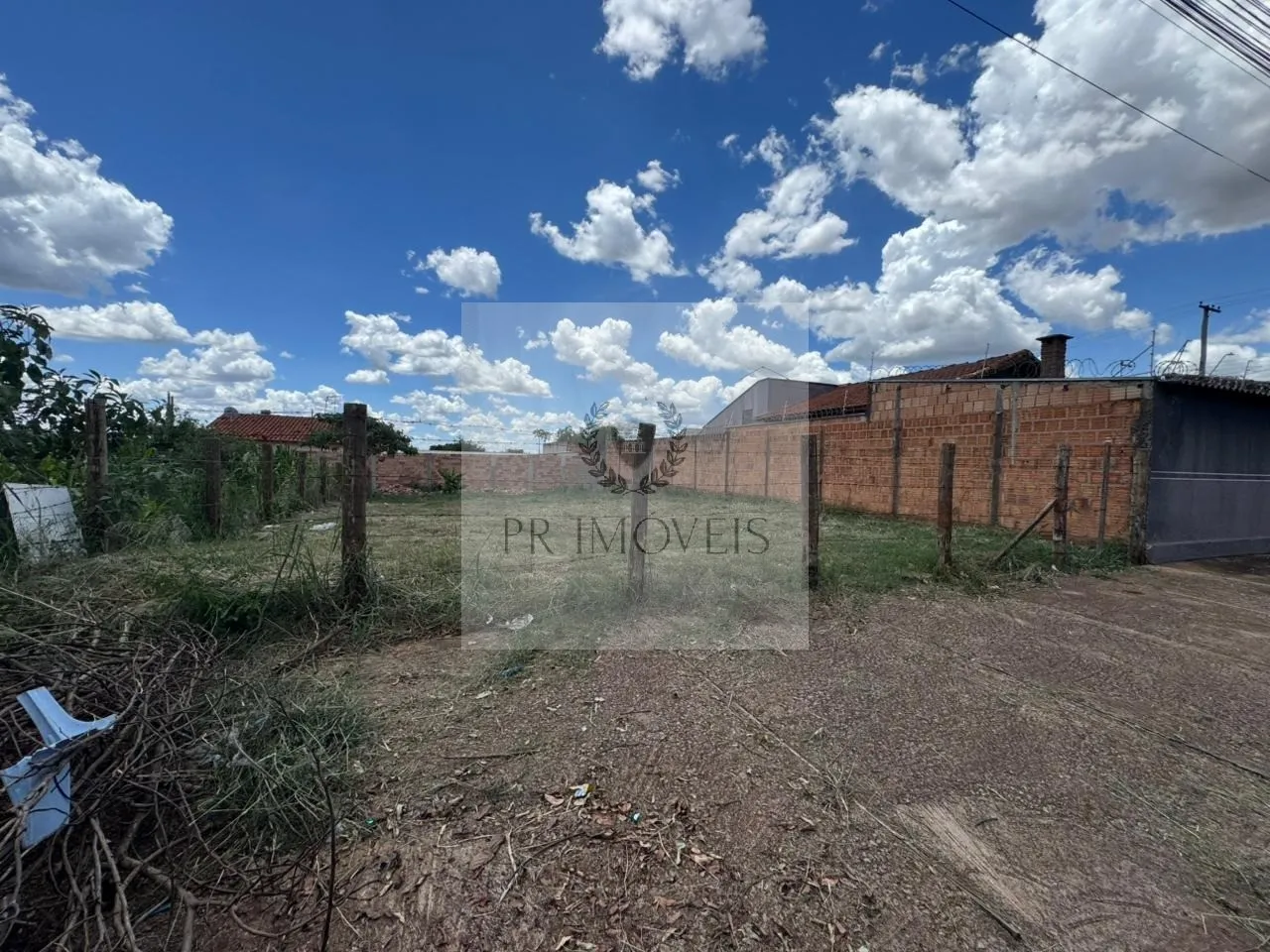 Foto do imóvel Terreno à venda em Araraquara-SP, Jardim Roberto Selmi Dei, 312,50 m² de área!