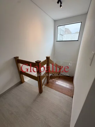 Imagem Casa com 4 dormitórios, edícula, vaga para 3 carros e quintal amplo na Ponta da Praia em santos por R$ 2.600.000,00