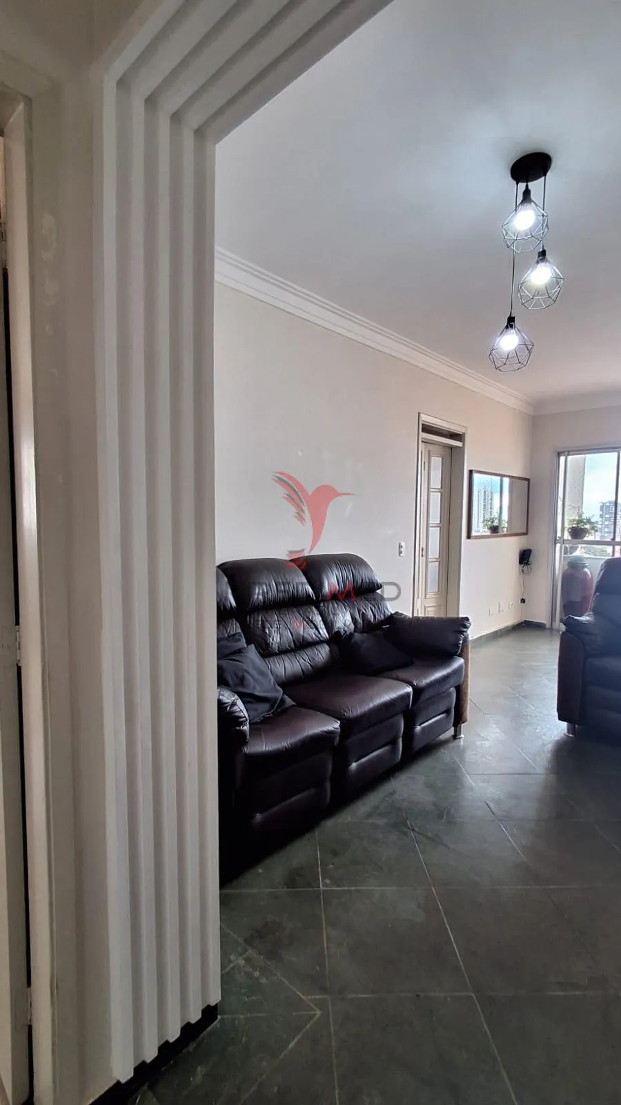 Imagem Vendo Apartamento Espaçoso na Vila Monteiro com 2 banheiros e garagem coberta