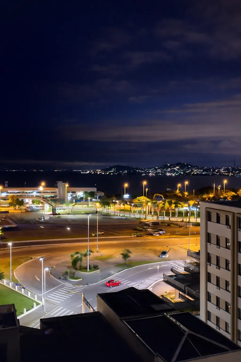 Imagem Apartamento com 1 Quarto à Venda ou Locação, 40 m² em Centro - Florianópolis