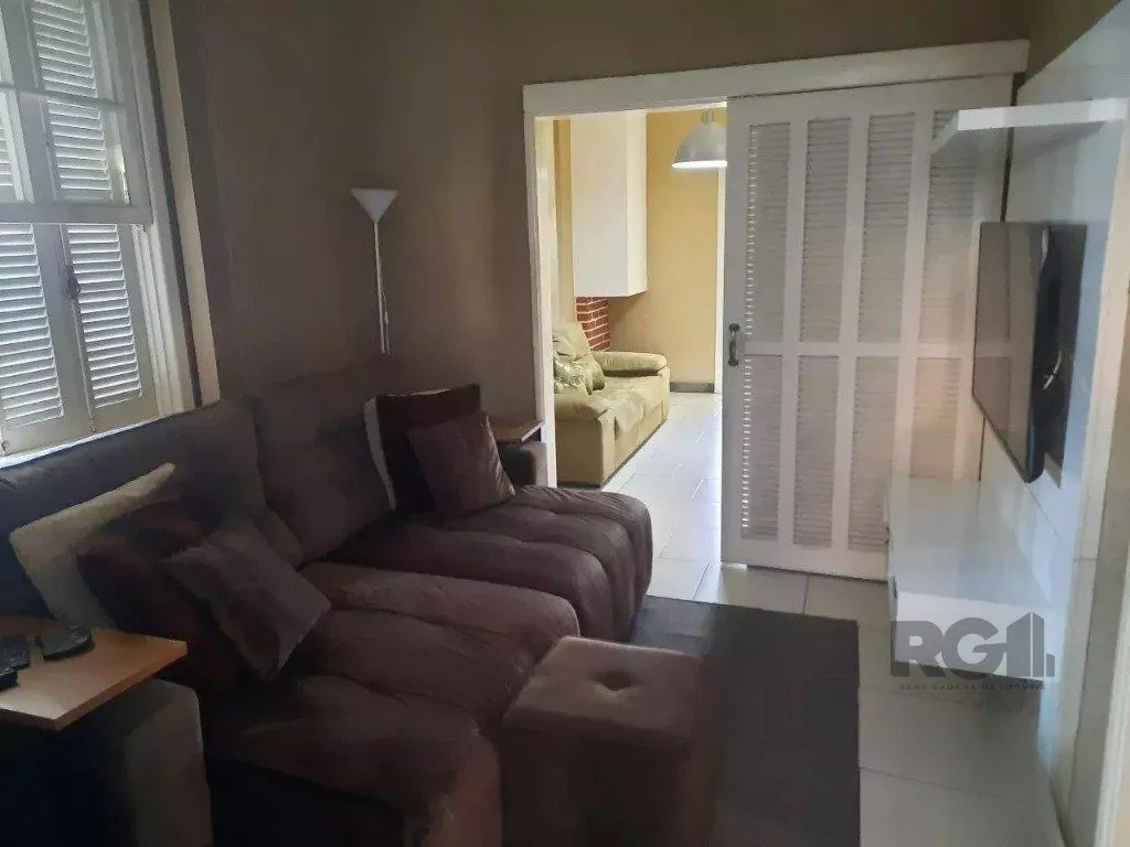 Imagem Casa de 3 dormitórios, no bairro Glória