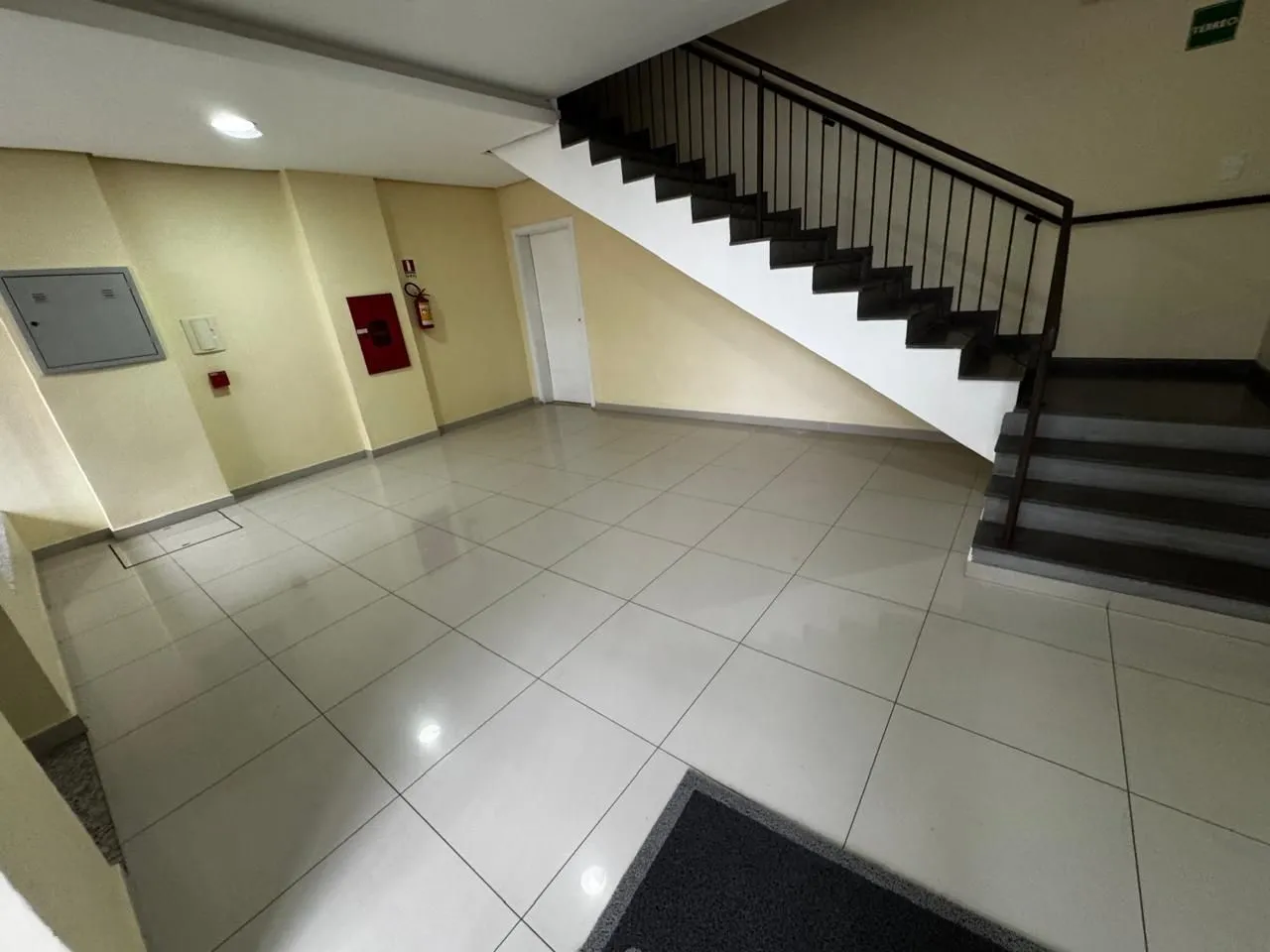 Imagem Apartamento semimobiliado à venda no bairro Santana, Porto Alegre