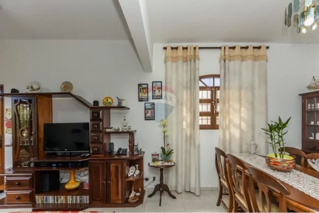 Imagem Casa Térrea 300m² 3 Dormitórios 5 Vagas com jardim e Área Gourmet Edícula