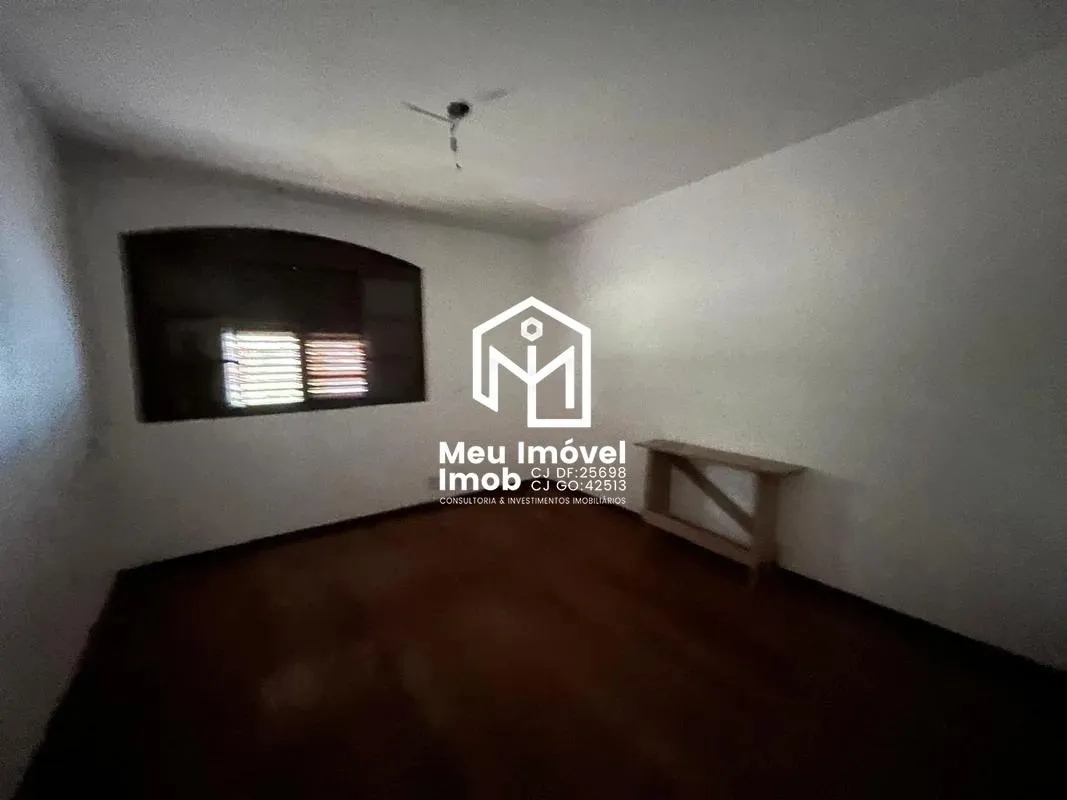 Imagem Casa 4 Quartos 2 Suítes 20 Vagas 3.718m²