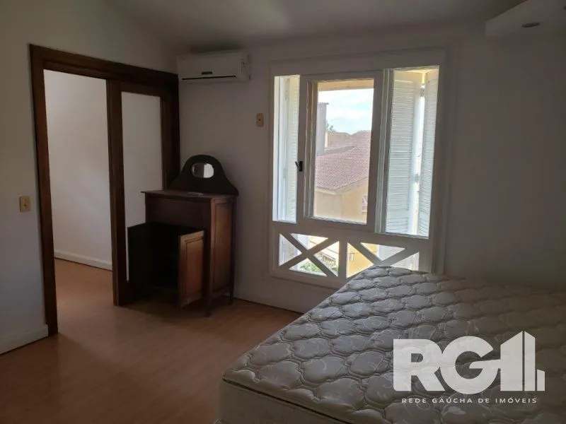 Imagem VENDA - ÓTIMA CASA EM CONDOMÍNIO NA ZONA SUL