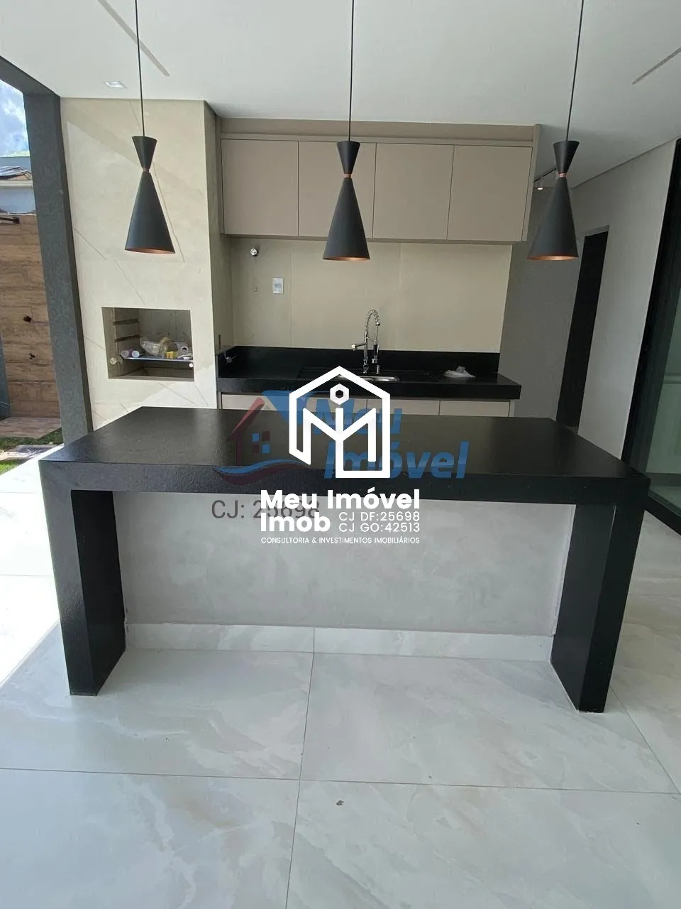Imagem Casa 3 Quartos 3 Suítes 2 Vagas 255m² Piscina Closet