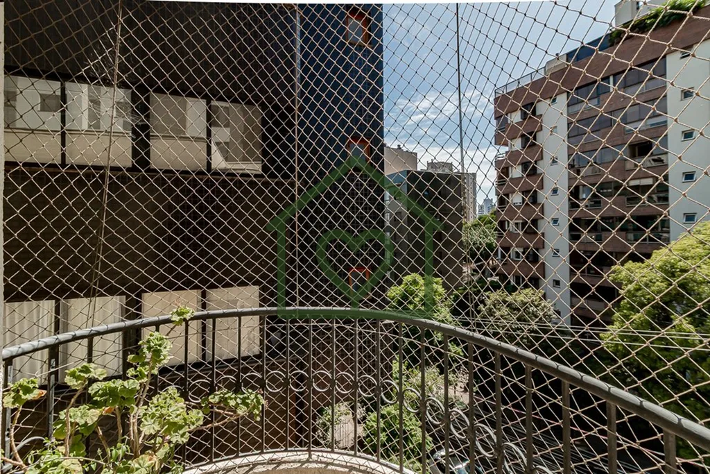 Imagem Excelente apartamento semi-mobiliado à venda na Rua Silva Jardim, no bairro Mont Serrat, em Porto A...