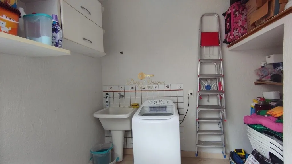 Imagem Casa em Condomínio para Venda em Teresópolis / RJ no bairro Agriões