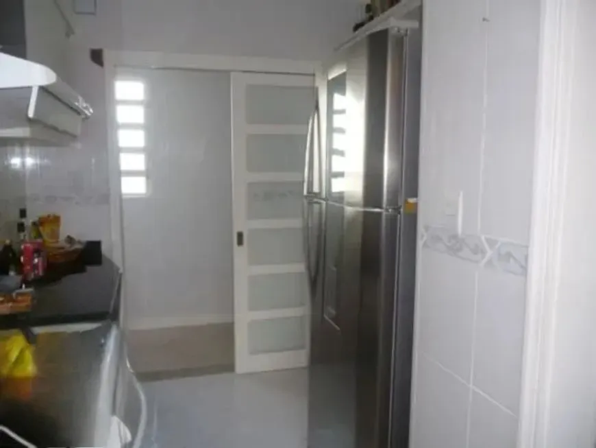 Imagem Casa térrea com 3 dormitórios, suíte e 3 vagas.