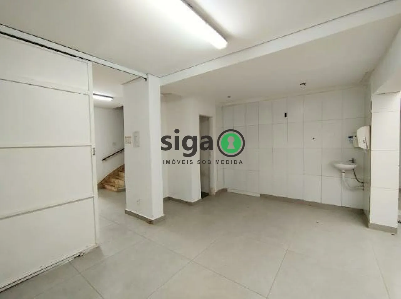 Foto do imóvel Casa Comercial no Itaim Bibi para locação com 105m², com 5 salas, 1 banheiros e 2 vagas, sem mobilia