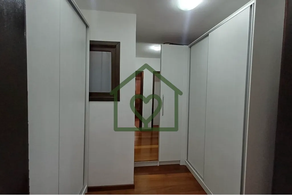 Imagem Localizada no acolhedor bairro Jardim do Salso, esta belíssima residência de 318 m² de área úti...