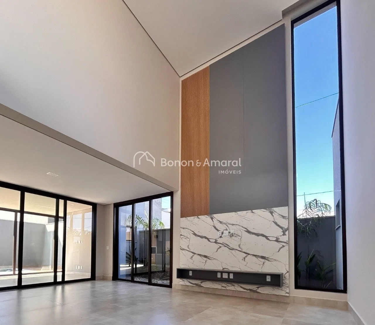 Imagem Casa contemporânea à venda no Condomínio Residencial Santorini - Paulínia/SP.